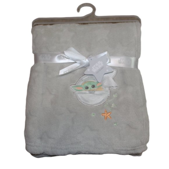 Disney Star Wars Stars Gray Baby Yoda Mandalorian Fuzzy Blanket Infant Boys NWT - Picture 1 of 5